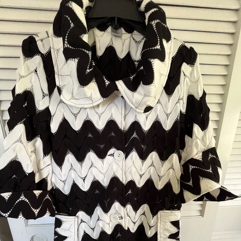 So Couture, BOHOand advantage with Sas. 3/4 spring wrap/cover up.